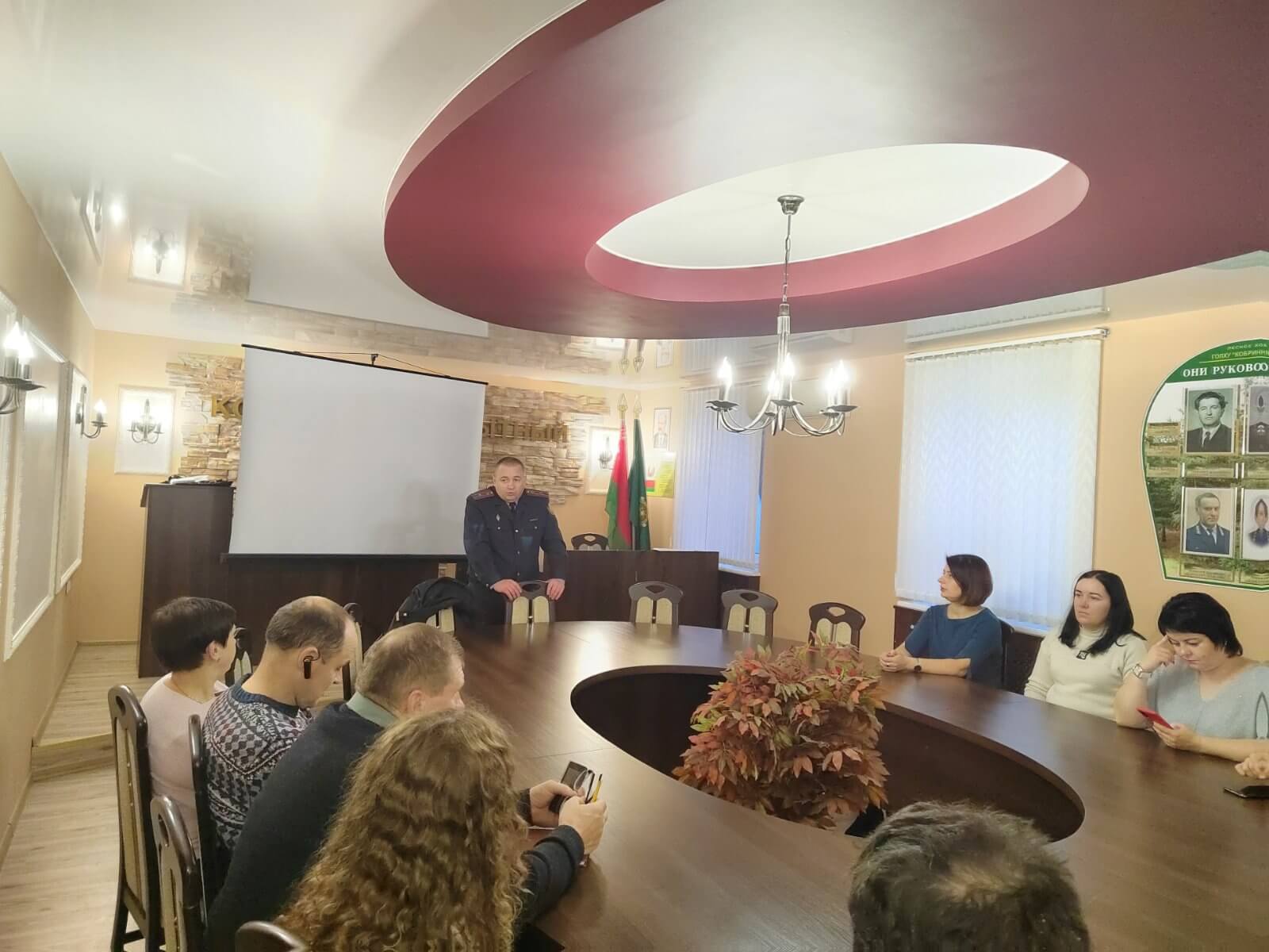Meeting of the forestry collective with the head of the criminal executive inspection of the Kobrin district police department, Major of the police Lomako A.N.